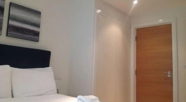 Четырёхместные апартаменты с балконом и с видом на город NG Apartments London