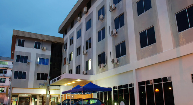 Hotel Meligai Kapit, Rezerwuj Hotel Hotele w Sarawak z parkingiem, Parking