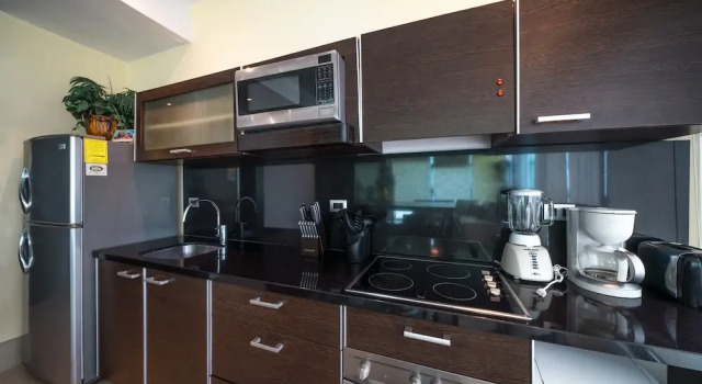 Номер Comfort The Loft - Just 4 blocks from the beach