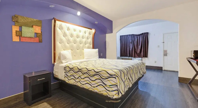 Двухместный номер Capital O Deluxe Inn Channelview Houston I-10