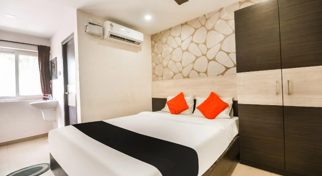 Люкс Standard Capital O 69366 Hotel Rr Grand