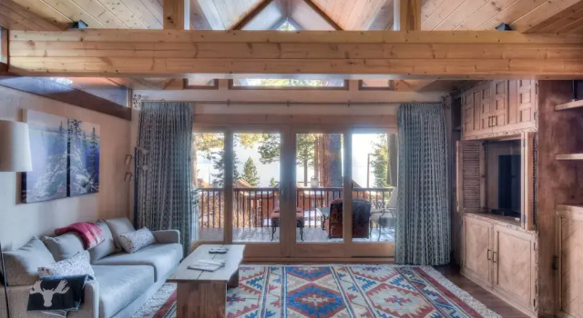Crystal Shores Villa Lake Views & Hiking