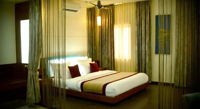 Lemon Tree Hotel Jamnagar, Rezerwuj Hotel Jamnagar 