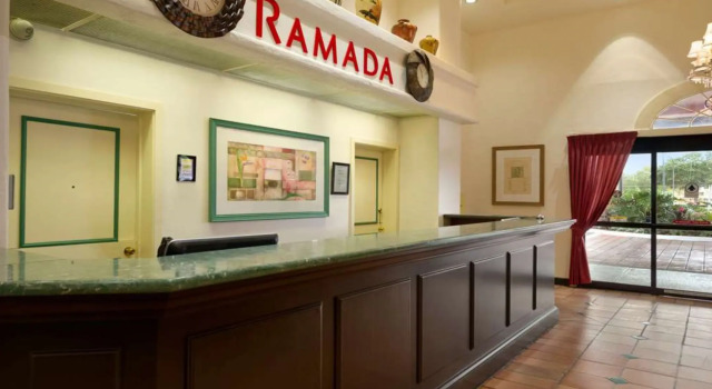 Ramada by Wyndham Kissimmee Downtown Hotel, Rezerwuj Hotel Kissimmee Kissimmee