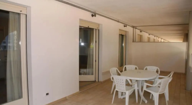 Welcoming Flat Next to the sea for up to 6 Guests, Prenota Appartamento Hotel a Veneto con parcheggio, Parcheggio