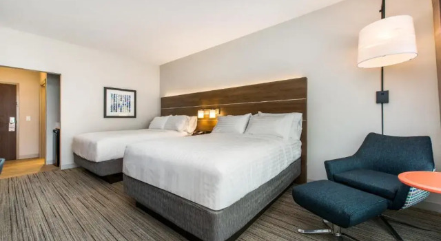 Четырёхместный номер Standard Holiday Inn Express & Suites - Carrollton West by IHG