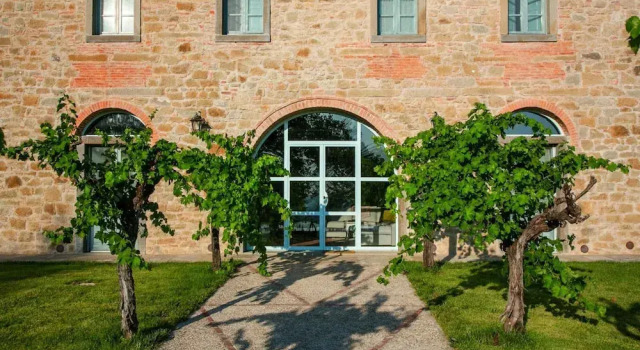 Beautiful Country House Villa Mezzavia With Private Pool in Costiglion Fiorentin