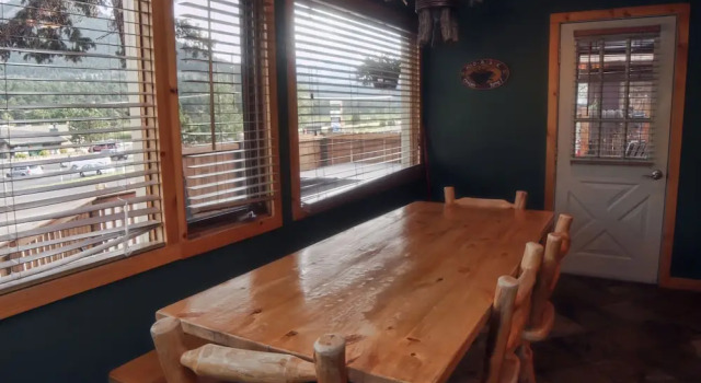 Lazy R Cottages: 9 2 Bedroom Cabin, Забронировать Дом для отпуска Эстес-Парк Rocky Mountain National Park, рядом с Trout Haven Fishing Pond