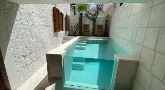 Villa Charles, Buchen Sie Ferienwohnung Hotels in Gespanschaft Split-Dalmatien mit Pool, Schwimmbad