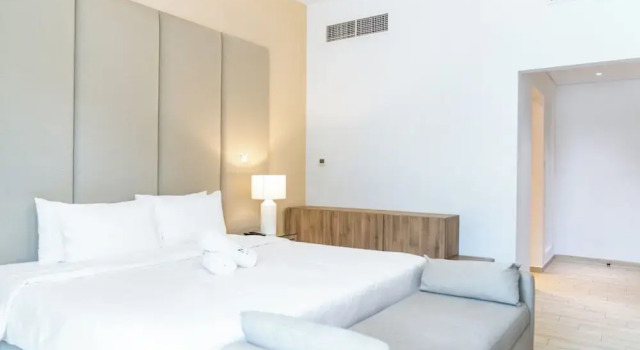 Cozy Chic 2BR - Pool Gym Access - JVC, Забронировать Апартаменты/квартира Дубай Эмират Дубай, рядом с Meaisem City Centre