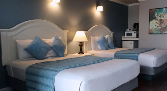 Четырёхместный номер Deluxe с балконом и с видом на океан The Oceanfront Inn