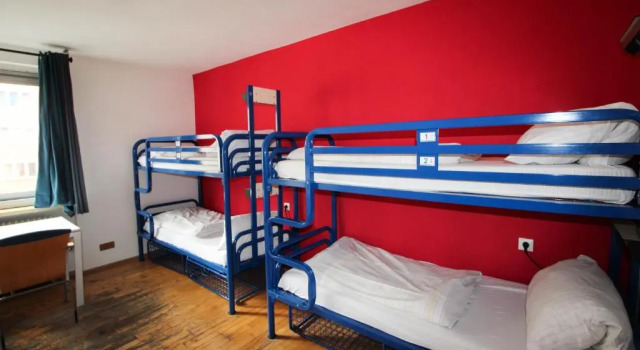 Кровать в общем номере (женский номер) THE 4YOU Hostel & Hotel Munich
