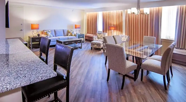 Номер Premium Crowne Plaza Executive Center Baton Rouge by IHG