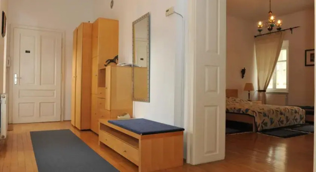 Apartment Anton Tour As