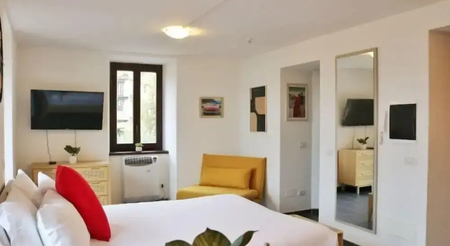 Apartment Studio Red