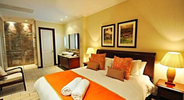Eden Island, Beach front, Luxury, 3 Bed Ensuite, WiFi