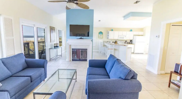 Harmony Beach House Beach Front by Vtrips, Rezerwuj Hotel Hotele w Palm Coast z parkingiem, Parking