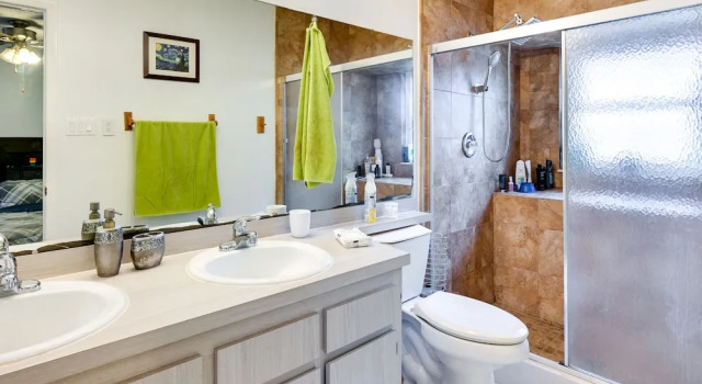 Коттедж Contemporary Lutz Home: Private Pool, Pet Friendly