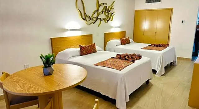 Номер Deluxe Costa de Oro Beach Hotel