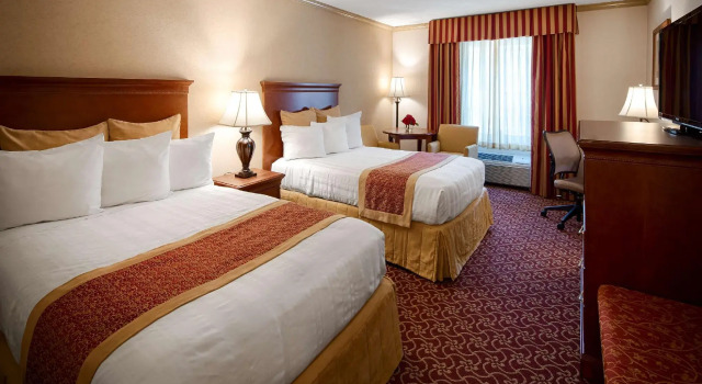 Четырёхместный номер Deluxe Best Western PLUS Morristown Inn-Florham Park