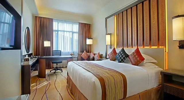 Номер Premier PARKROYAL Yangon