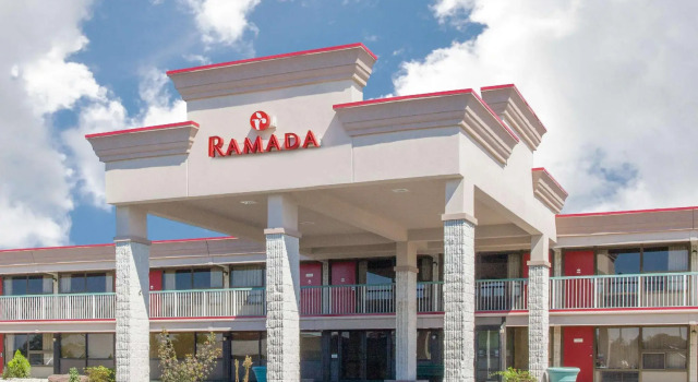 Двухместный номер Ramada Hotel & Conference Center by Wyndham Edgewood