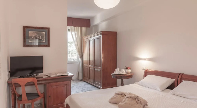 Двухместный номер Small President Hotel