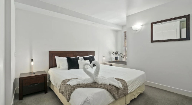Lakeside Living - Modern 2-Bedroom Apartment, Забронировать Апартаменты/квартира Kelvin Heights 