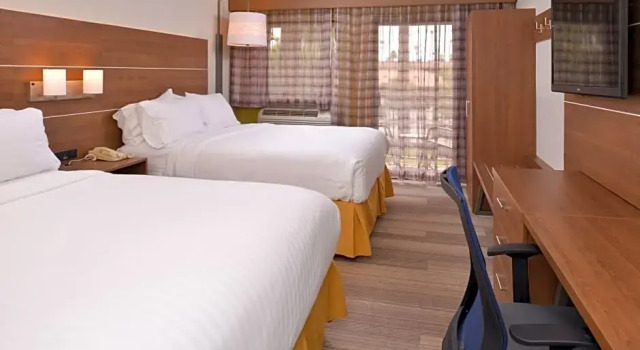 Номер Executive Holiday Inn Express Palm Desert by IHG