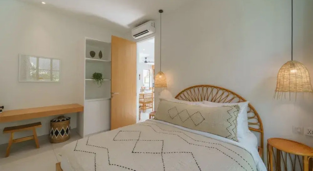 Вилла Luxury Puri Senang - Modern Pool Villa, 6 Mins to Berawa Beach & Finns