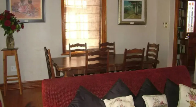 1A St Aidans Guest House, Забронировать Гостевой дом Отели Грейамстаун с парковкой, рядом с St Michael and St George Cathedral, Парковка