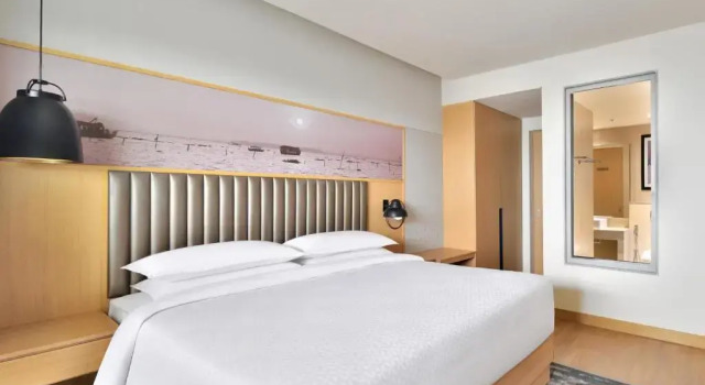 Полулюкс Courtyard By Marriott Kochi Infopark