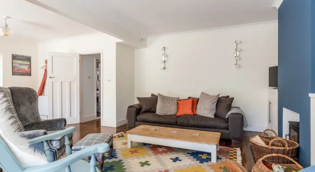 3 Bedroom Home With Garden Near The Beach, Забронировать Отель Отели Исторического графства Суссекса с парковкой, Парковка