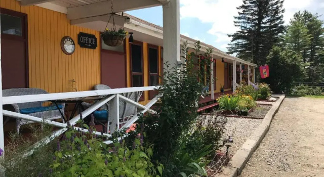Двухместный номер Standard с видом на сад Snowdon Chalet Motel