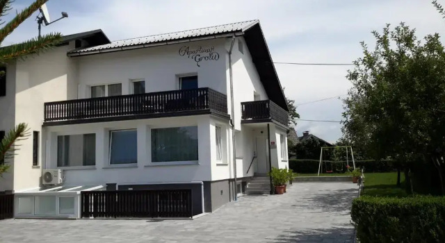Apartments Grom, Prenota Appartamento Hotel a Gorenjska con parcheggio, Parcheggio