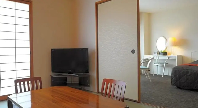 2 Bedrooms Suite Maple Arima