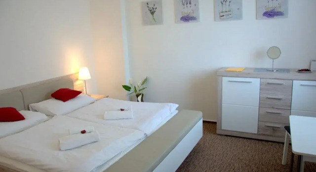 Hotel Gregor, Reservar Hotel Modřice South Moravia, perto de CTPark Modřice