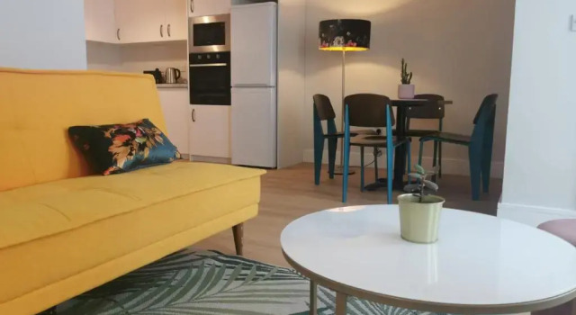 360 Town Stay Apartments & Studios, Prenota Appartamento Hotel a Leinster con parcheggio, Parcheggio