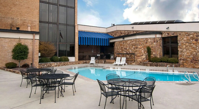Номер Standard Comfort Inn & Suites near Danville Mall