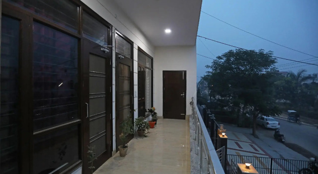 OYO 10888 Aastha Residency, Varaa Hotelli Faridabad Haryana