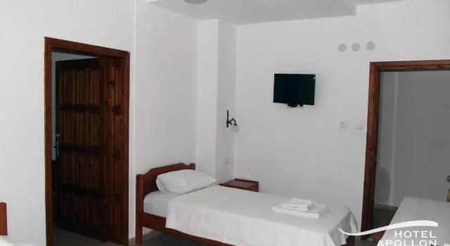 Четырёхместный номер Standard Apollon Hotel