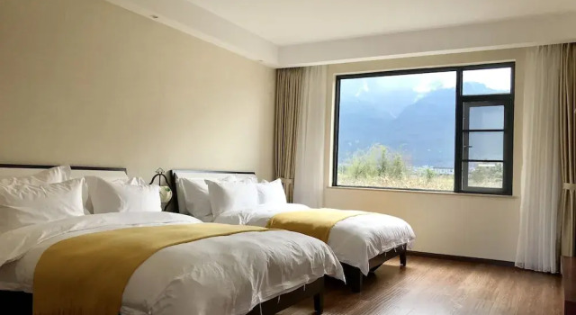 Dali Linghai Xiangyue Inn, Buchen Sie Hotel Dali Yunnan