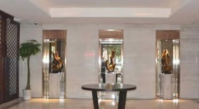 Degas Hotel, Varaa Hotelli Hongshan District 