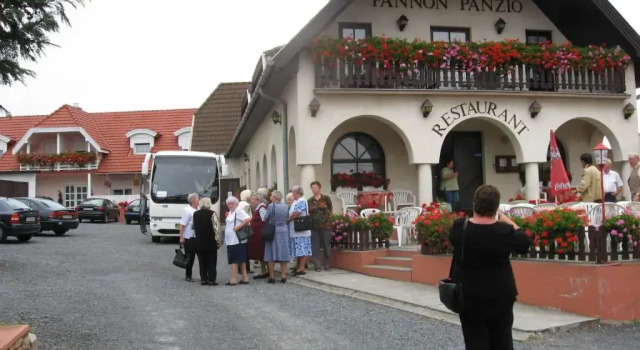 Pannon Panzió Restaurant, Забронировать Отель Паннонхальма 