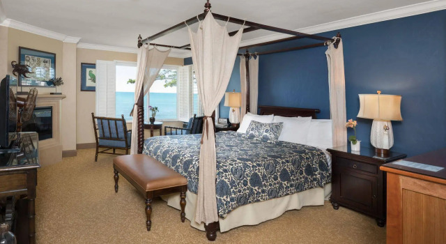 Blue Dolphin Inn