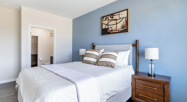 Апартаменты с 2 комнатами с балконом Landing Furnished Apartments Near Northside