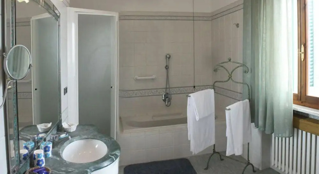 Полулюкс с красивым видом из окна Villa Sant’Uberto Country Inn