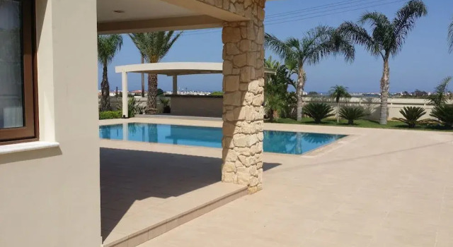 Noufaro Luxury Villa