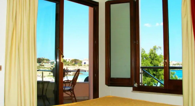 Трёхместный номер Superior Hotel Il Faro Della Guitgia Tommasino