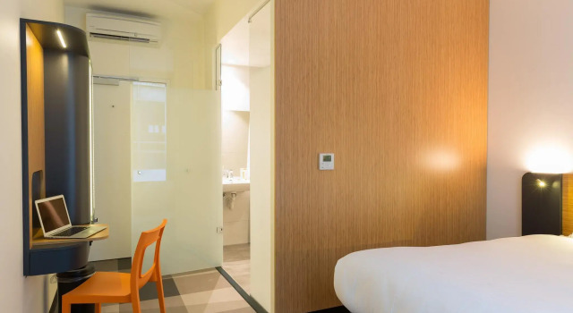 Двухместный номер Superior easyHotel Brussels City Centre